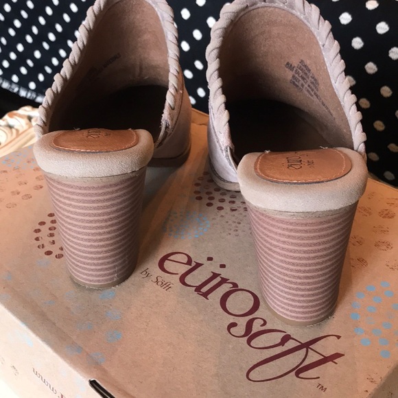 Like New Euro Soft by Sofft SANDY Stone Taupe Clog - Picture 4 of 7